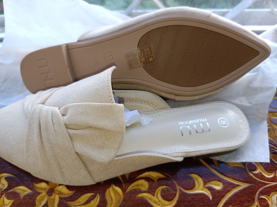 Жіночі шльопанці мюлі гострий носик