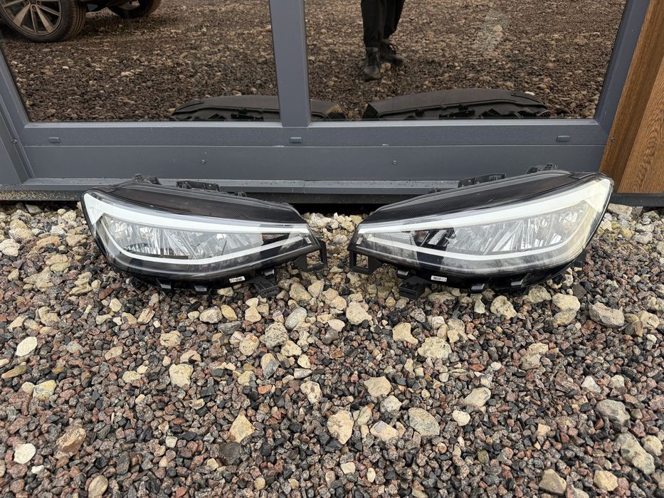 Фари ID4 Volkswagen права ліва ід4 левая правая айди фольцваген