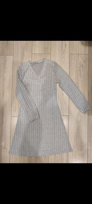 Плаття тепле нове