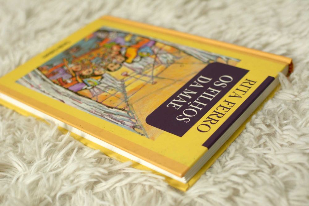 Livro "Os filhos da Mãe" de Rita Ferro