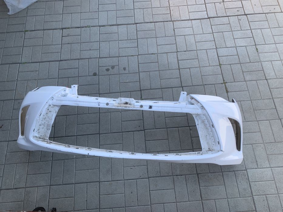 Передний бампер Toyota Camry 55
