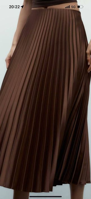 Сатинова  літня, Zara спідниця в складку маломірять