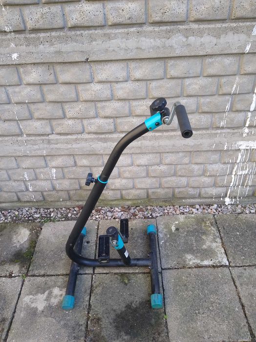 Trenażer rąk i nóg, rowerek rehabilitacyjny, 35 zł.