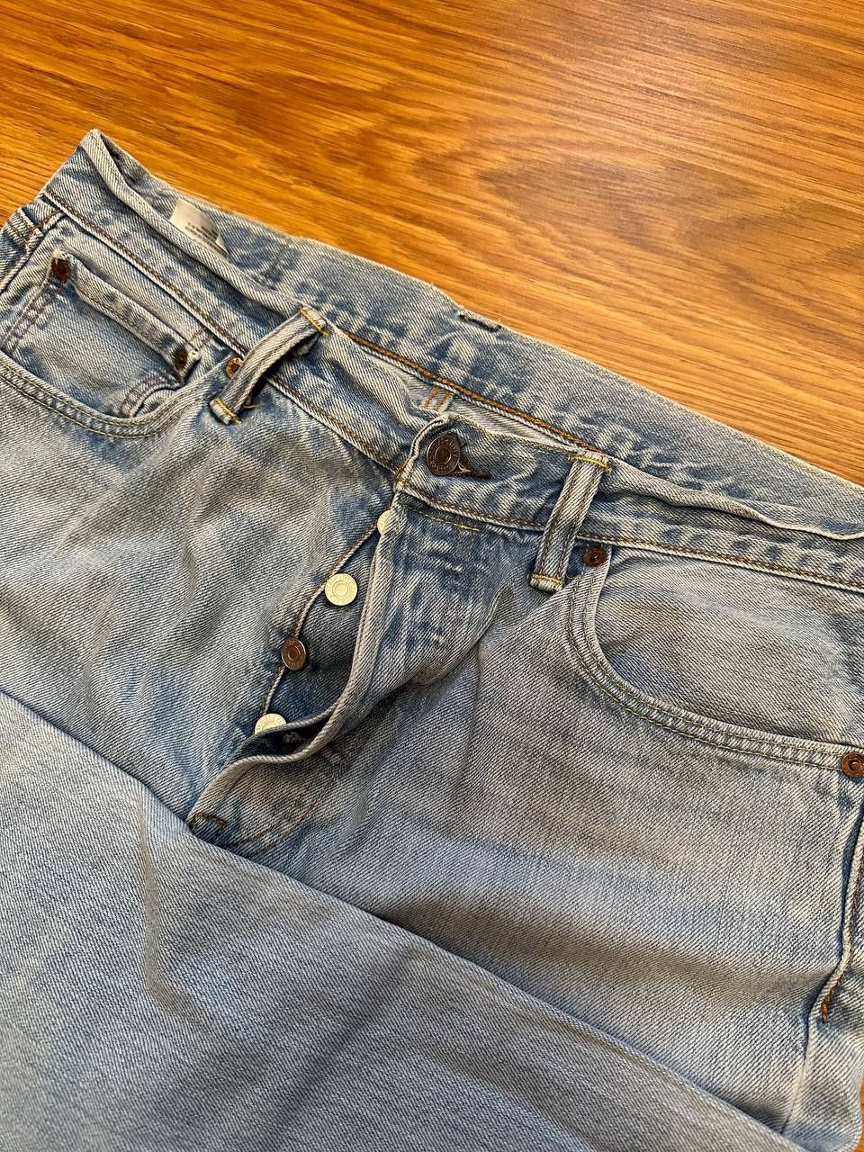 Чоловічі світлі джинси levi's