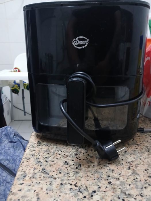 Vendo Airfryer  com  pouco tempo de uso!