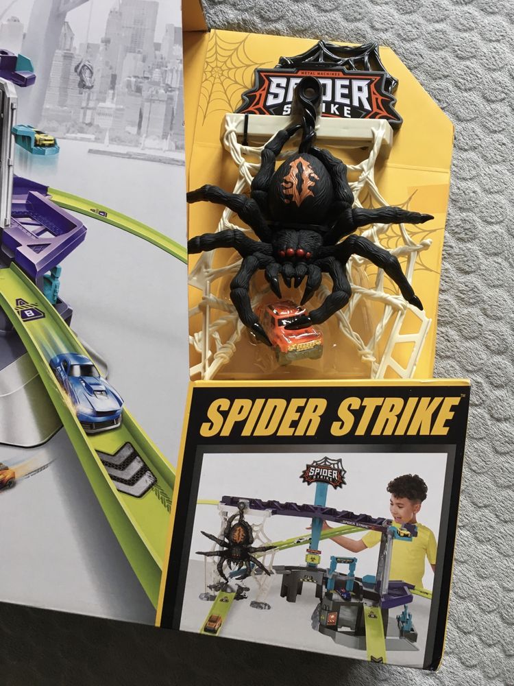 Garaż auta /Zuru Metal Machines Spider Strike, Atak Pająka, DUŻY!