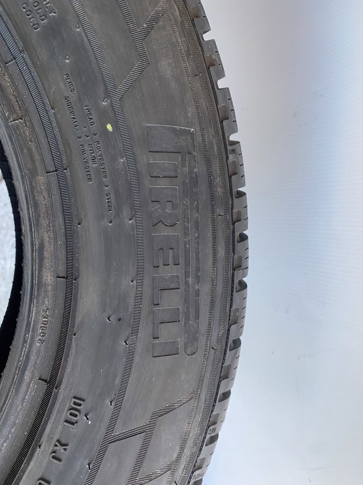 Opona pojedyncza 205/70/15 C Pirelli Carrier