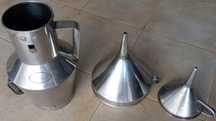 Caneco aferido bebidas e funis, (2 un)