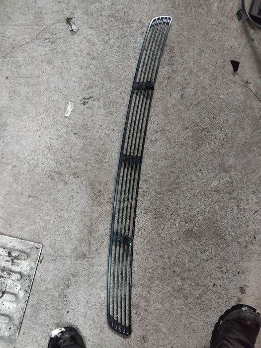 Bmw e38 kratka maskownica maski
