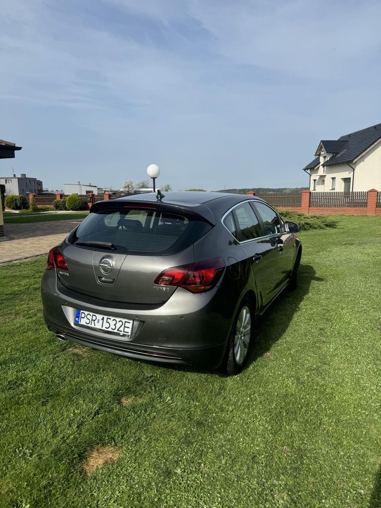 Sprzedam Opel astra j 1.4 turbo