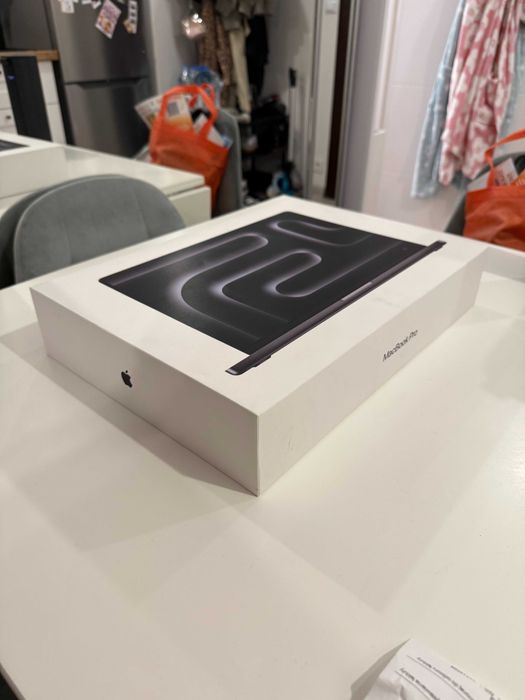 MacBook 16 PRO M4, 5