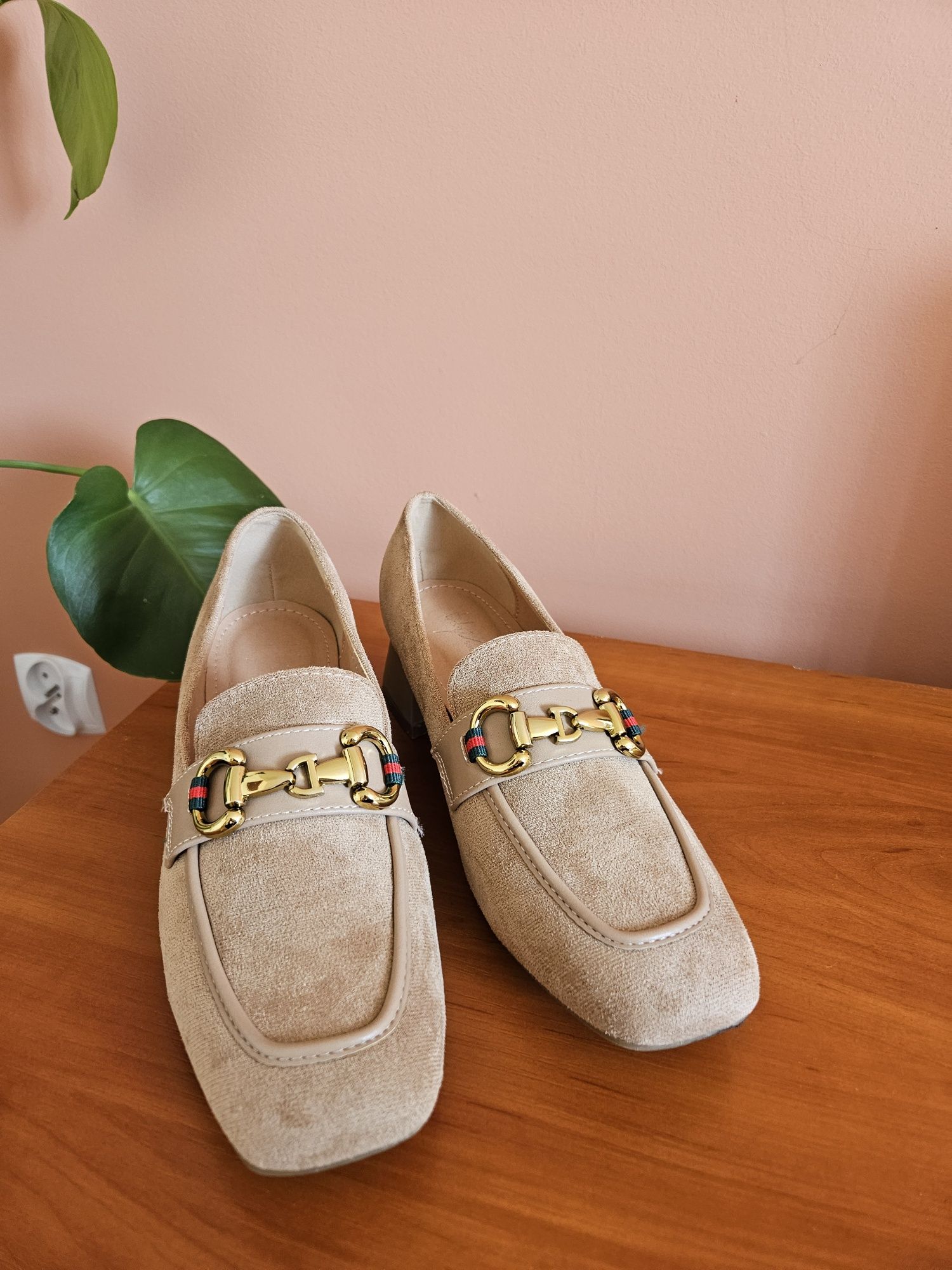 Brązowe mokasyny na niskim obcasie zamsz 39