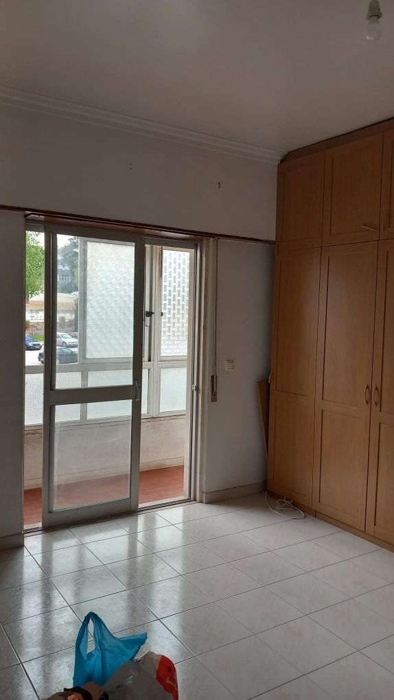 Quarto para Arrendamento – Largo Forte da Casa | Zona central e tranqu