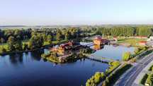 Noclegi, pokoje z łazienkami, duży parking, łowisko, sauna, rozrywki