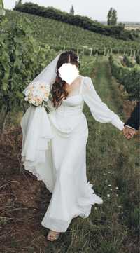 Гарна невінчана Весільна сукня айворі + фата