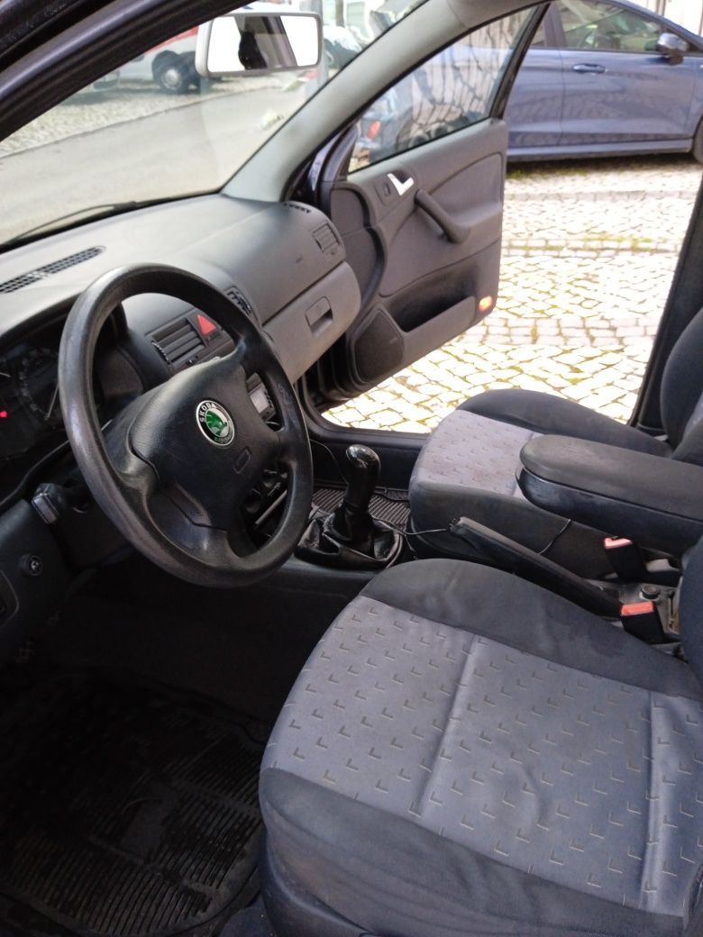 Skoda Octavia 2002 impecável