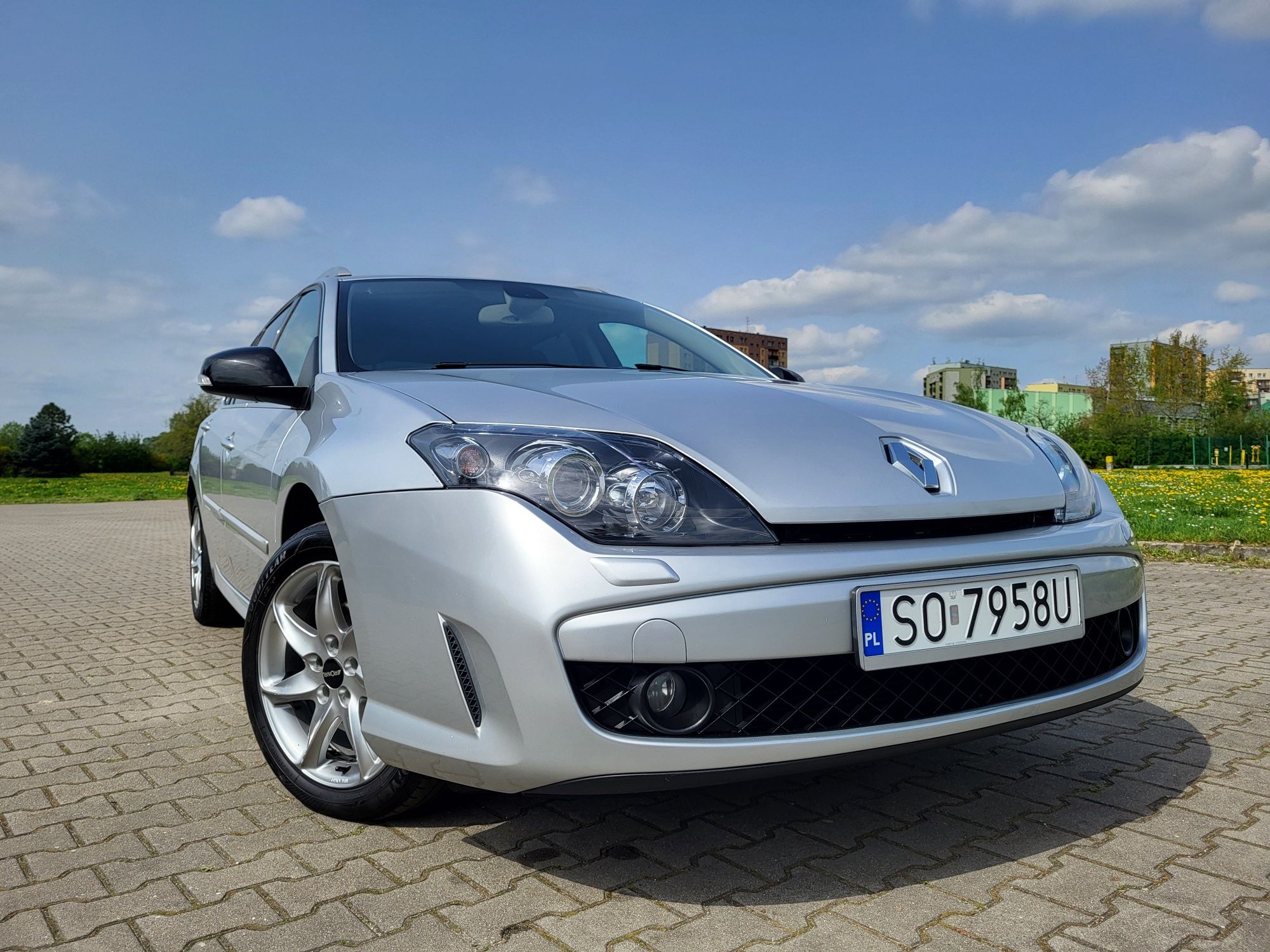 Renault- Laguna.-Sport-Grandtour 2.0-dci-150-km-Nawi-Tom.