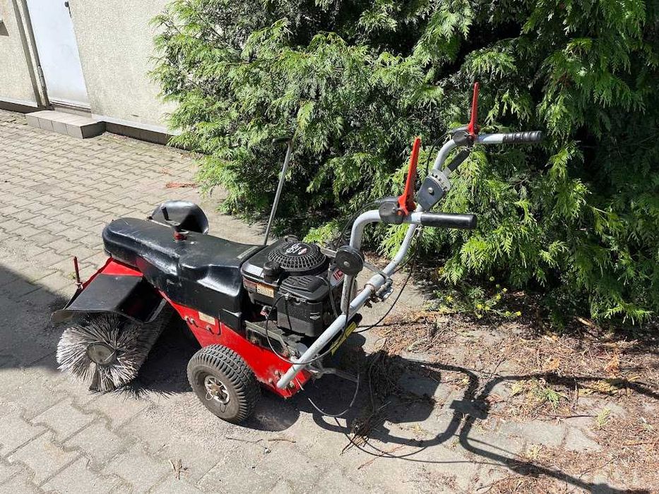 Zamiatarka spalinowa Limpar 102