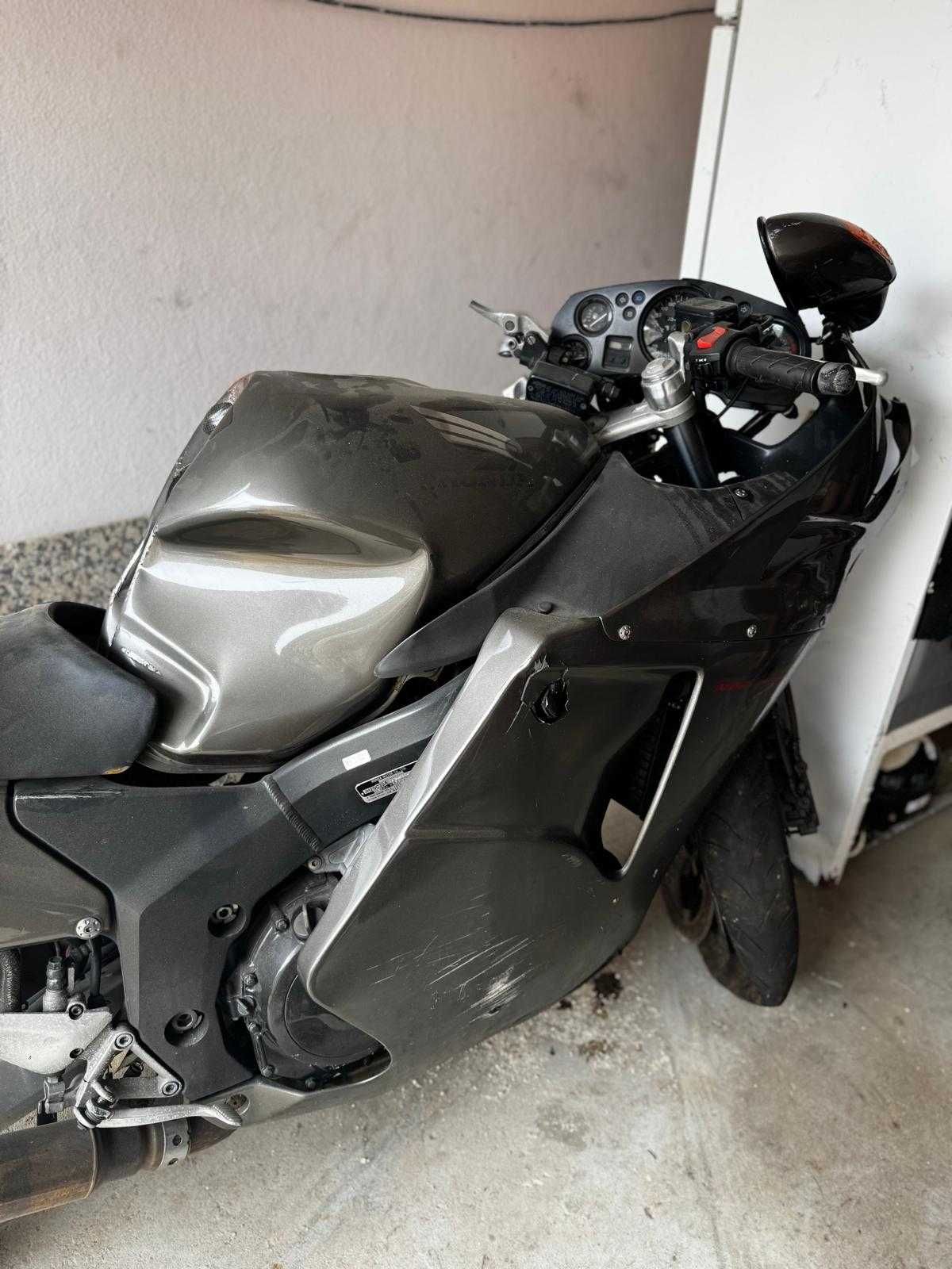 Honda CBR1100XX Peças