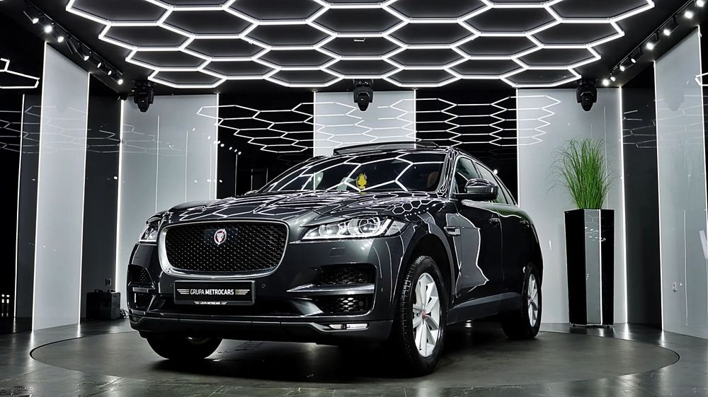 Jaguar F-Pace SALON POLSKA/ FV23%/ Gwarancja Serwisowa/AWD/Panorama/HAK/71 463 NETTO