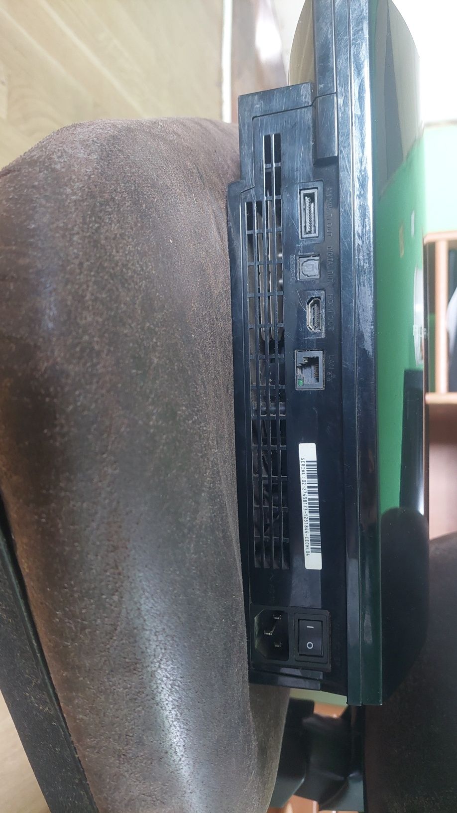 Ps3 z kablem zasilającym i HDMI