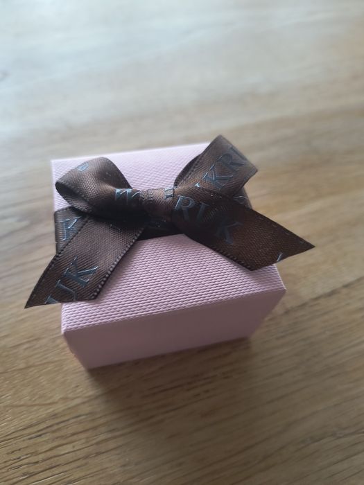 Naszyjnik srebrny z cyrkonią i diamentem