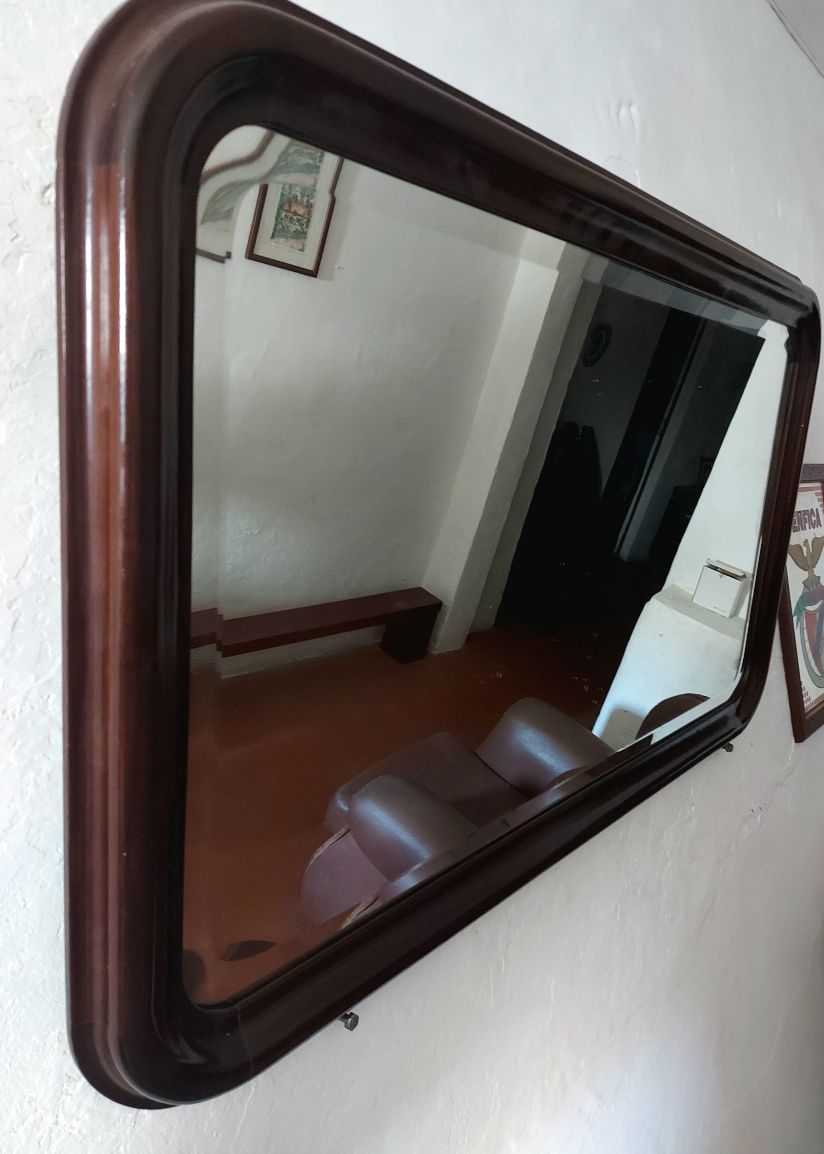 Móvel Aparador com Espelho