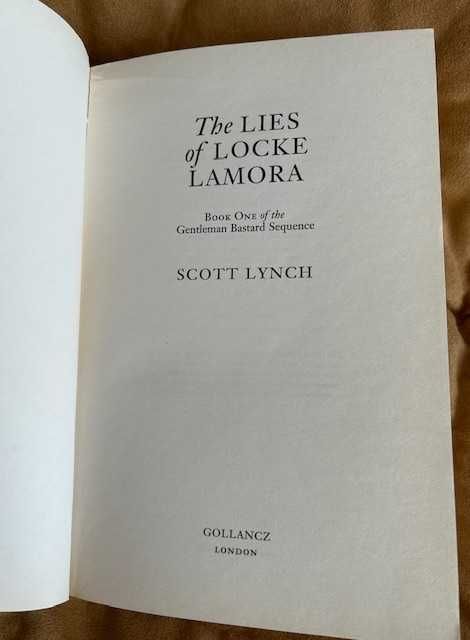 „The Lies of Locke Lamora” Scott Lynch