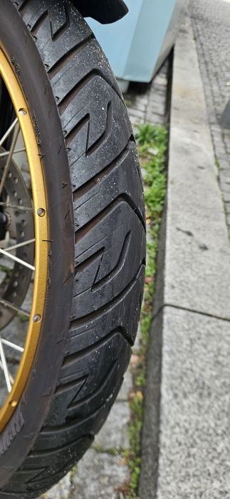 Pneus quase novos montados em bmw gs 900