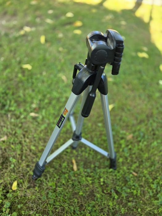 Statyw fotograficzny aluminiowy ,lekki ,składany z pokrowcem z stopką