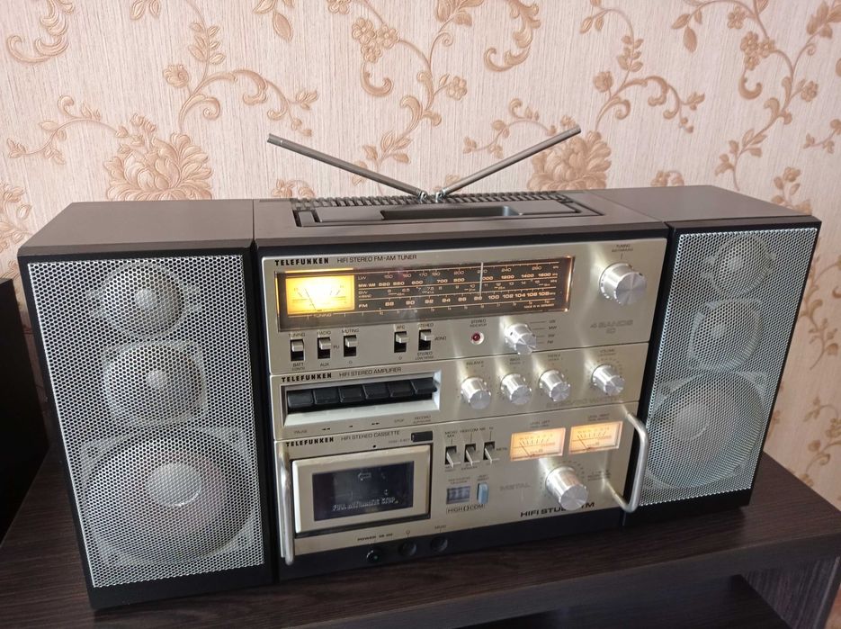 Продам магнитолу Telefunken hi-fi studio 1M.