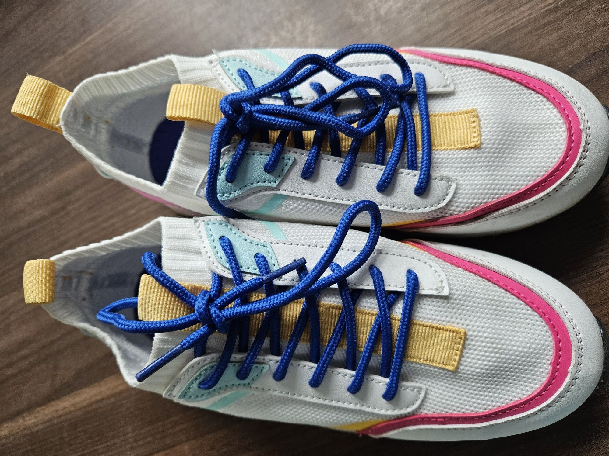 Buty Reserved roz 35, siateczka stan bdb!