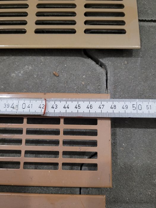 Aluminiowe kratki wentylacyjne. 6 szt. Cena za wszystkie.