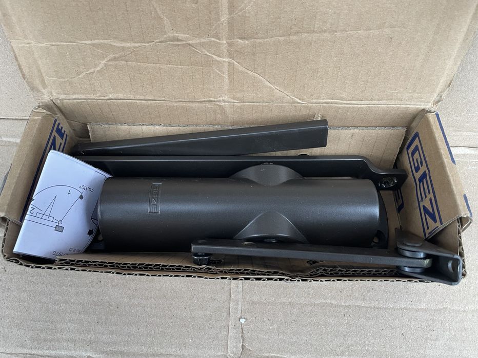 Доводчик Geze TS 1000C