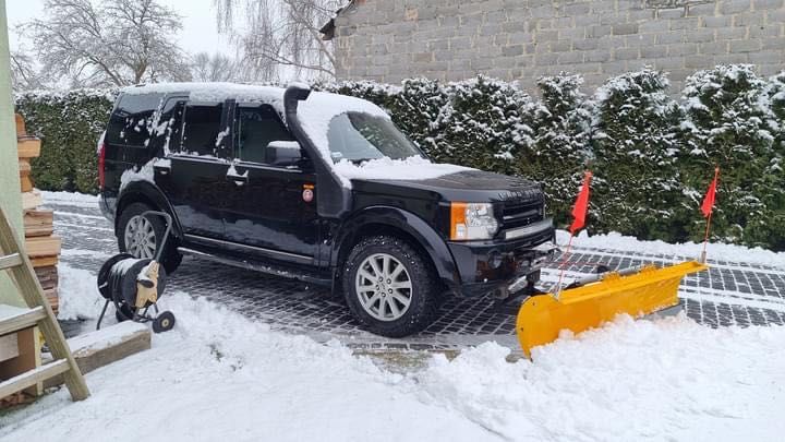 Pług śnieżny do samochodu 4x4 odśnieżanie samochodem  producent