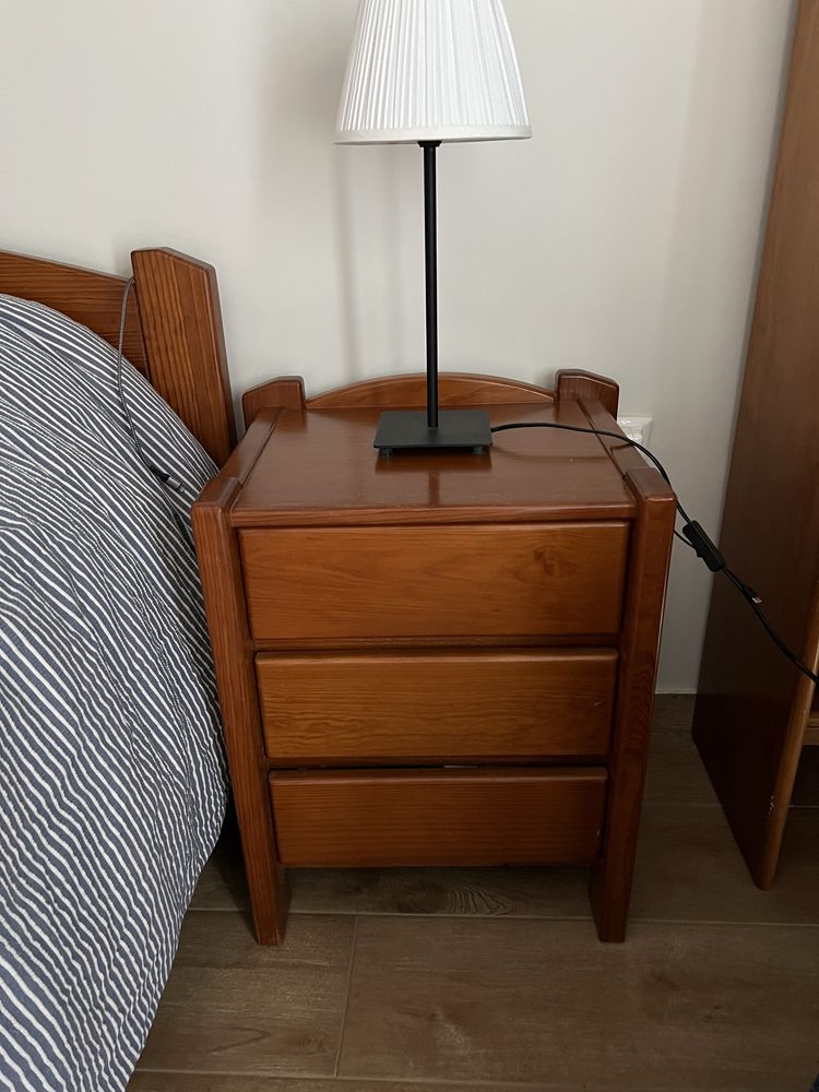 Mobilia de quarto em cerejeira