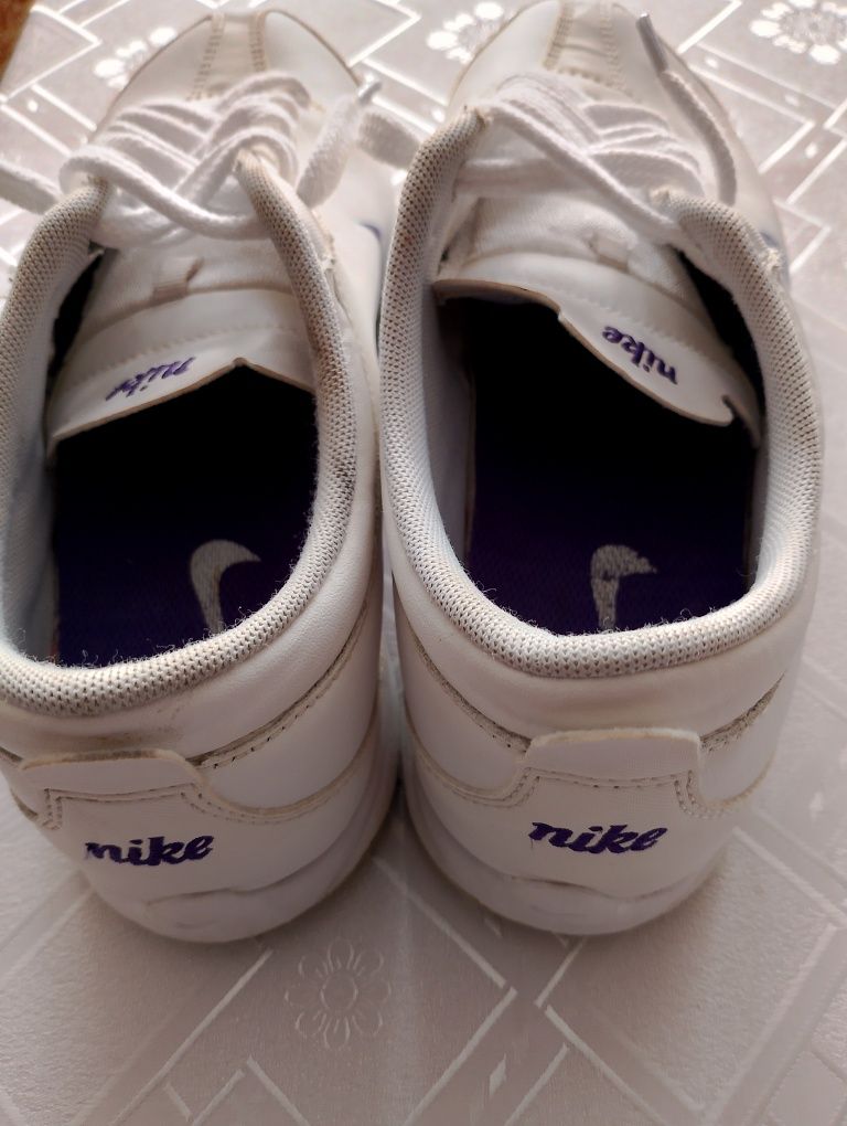 Buty sportowe męskie Nike rozmiar 40 rozmiar wkładki 25.5