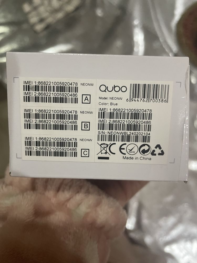 Telemovel Qubo NeonW Novo