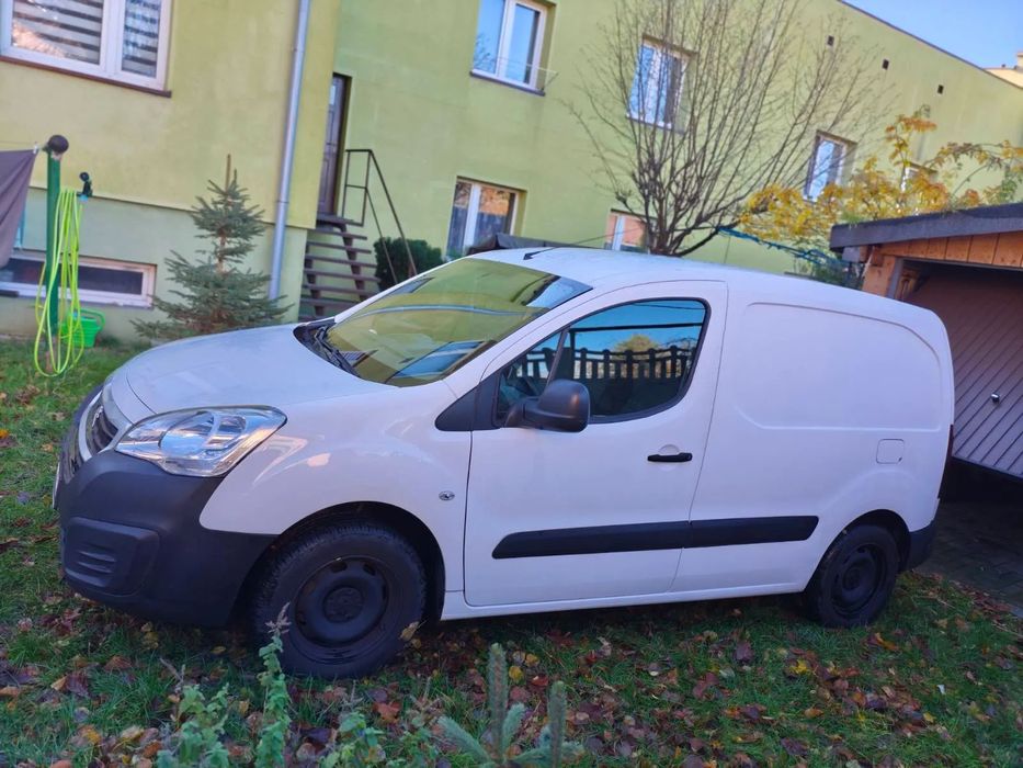 Peugeot Partner • 2017 r. • 3-osobowy, ciężarowy