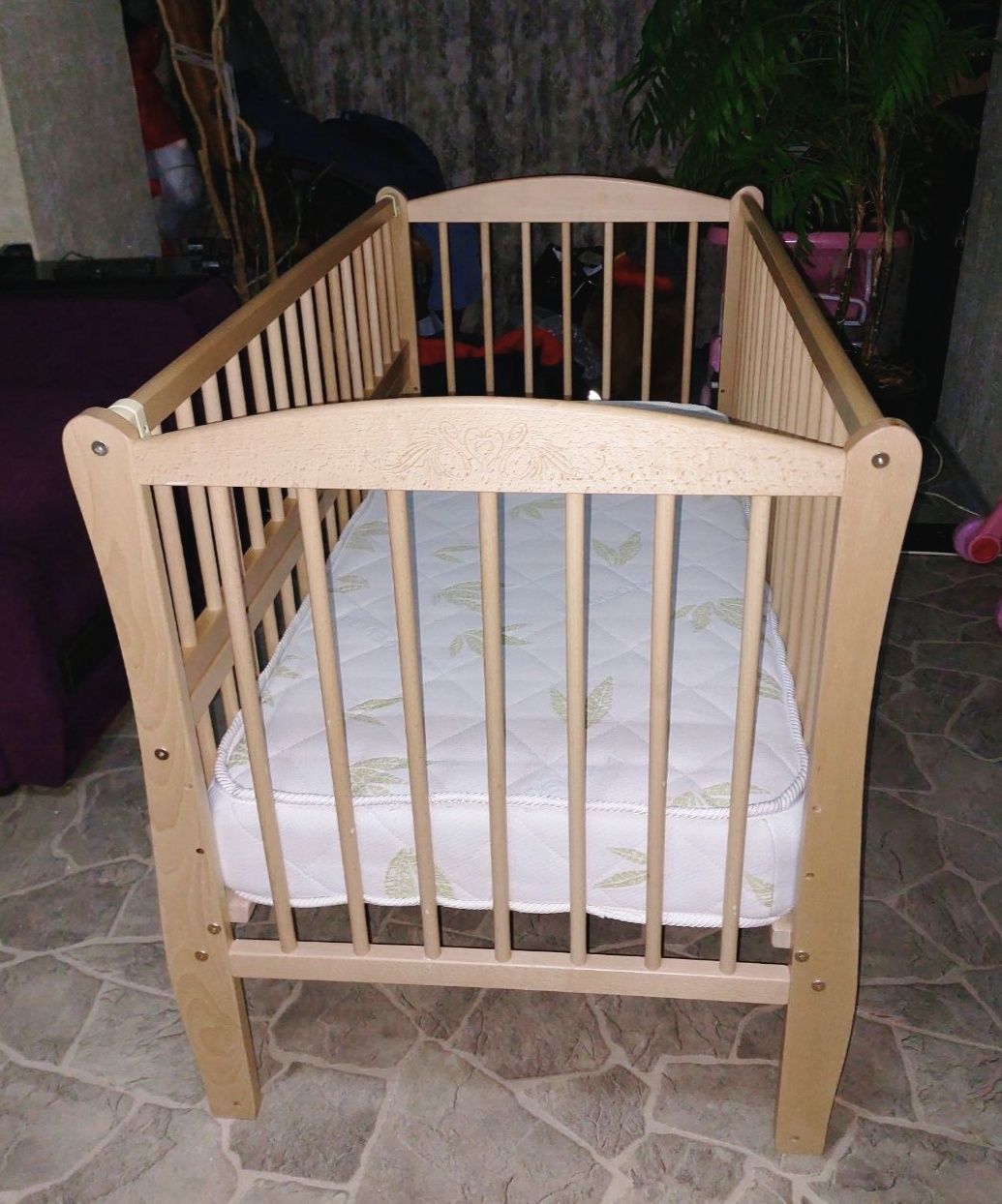Продам НОВЕ дитяче ліжечко з маятником та з матрацом (або без)