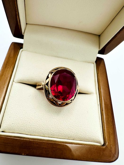 Złoty pierścionek Warmet 585 z czerwonym oczkiem, Waga: 4,62g / R.17