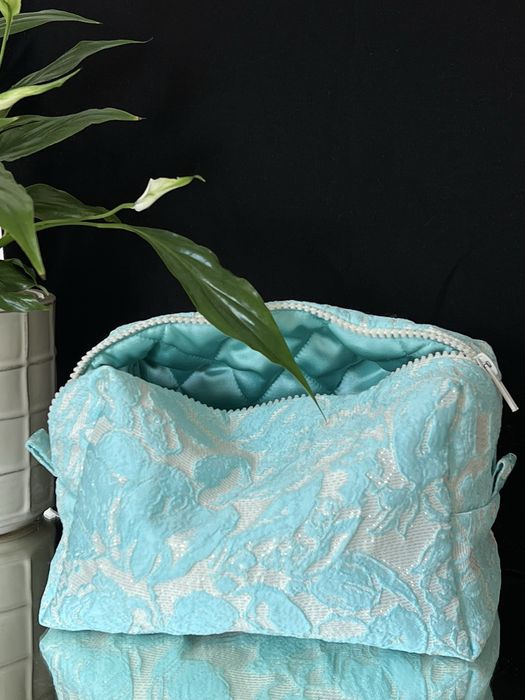 Косметичка для доглядової косметики!!! Нова!!! Гарний подарунок!