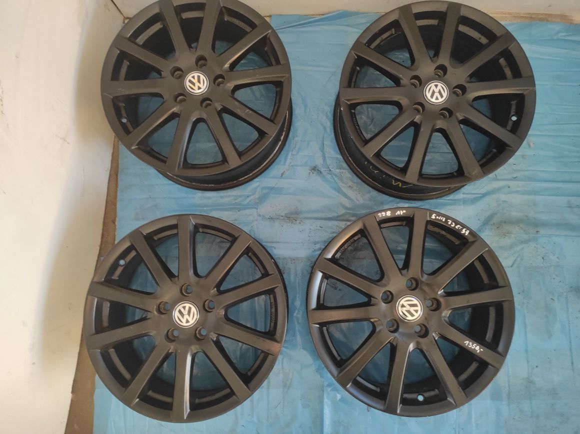 338 Felgi aluminiowe VW Volkswagen R 17 5x112 Czarne Bardzo Ładne