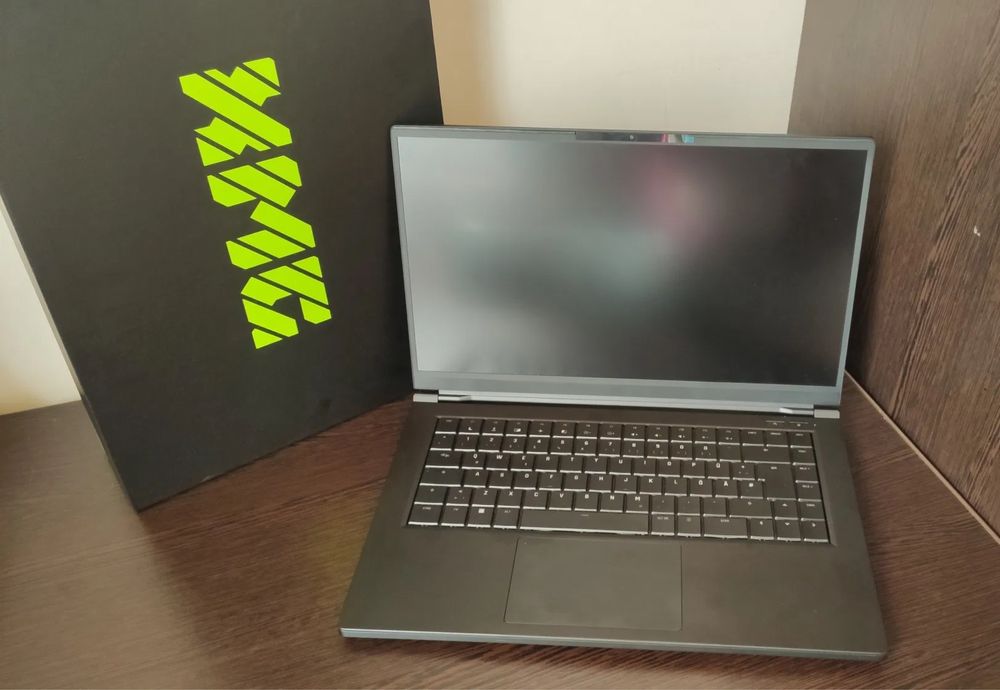 Xmg Fusion 15.6 ips fullhd 144hz i7 9750h 16gb ssd 512 rtx 2070 8gb