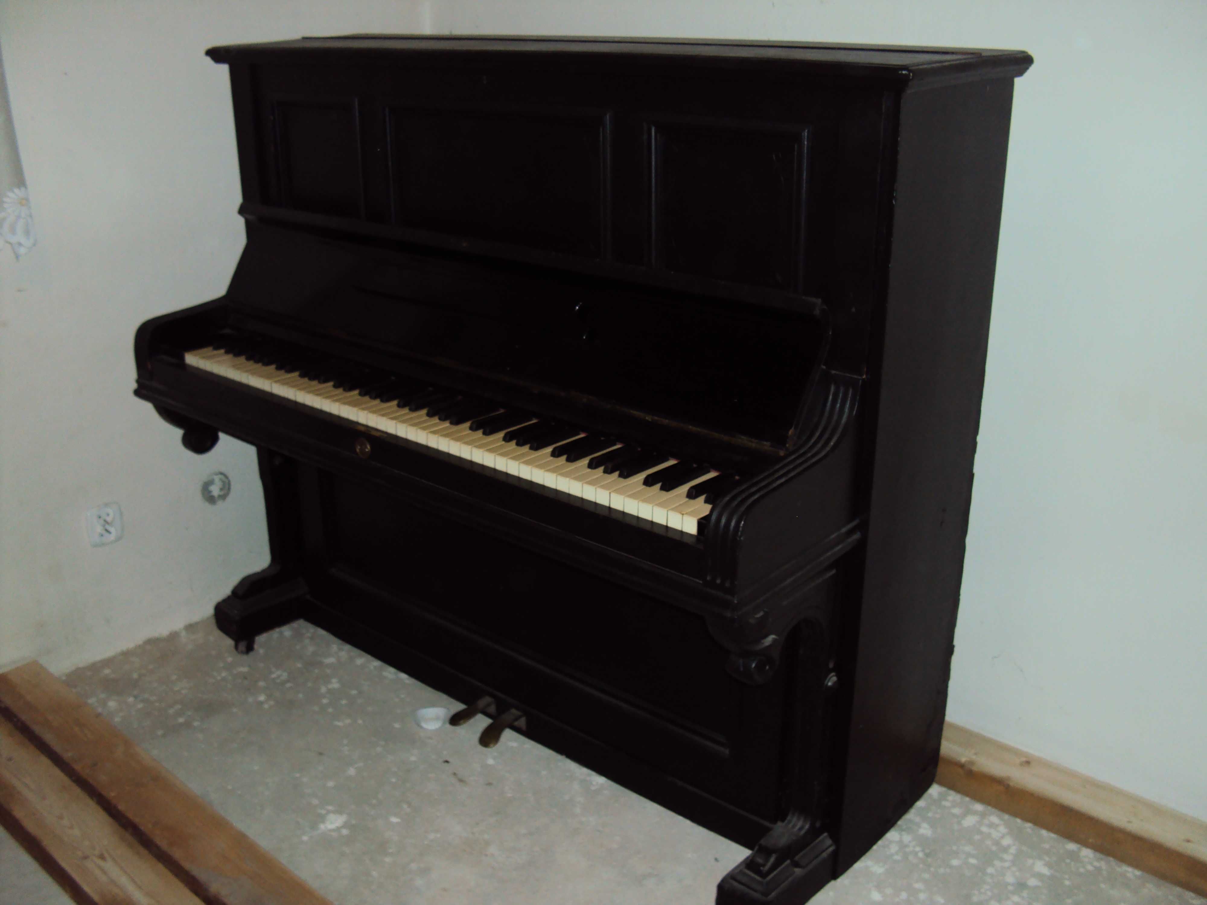 Pianino ciemny orzech