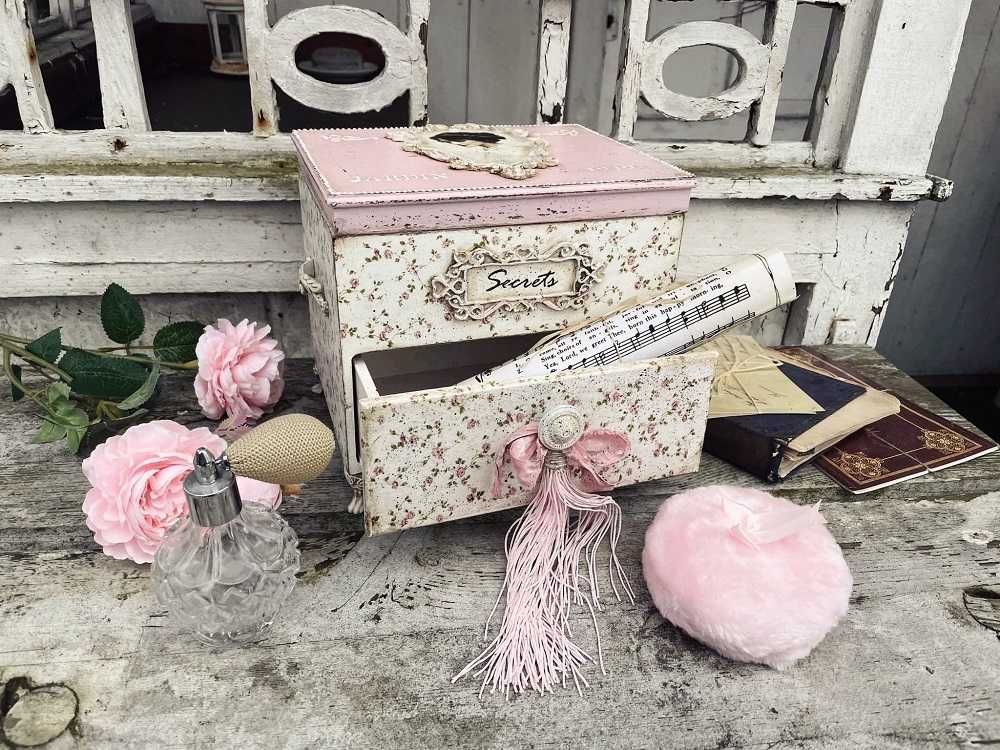 Toaletka shabby chic