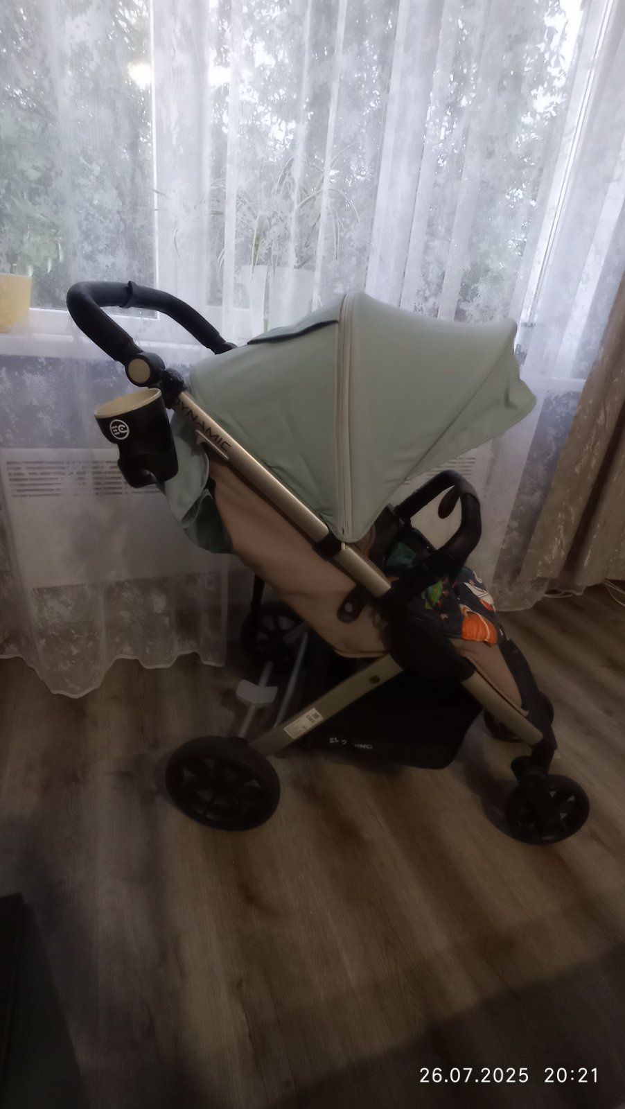 Продам прогулочну коляску ( в комплекті є все)