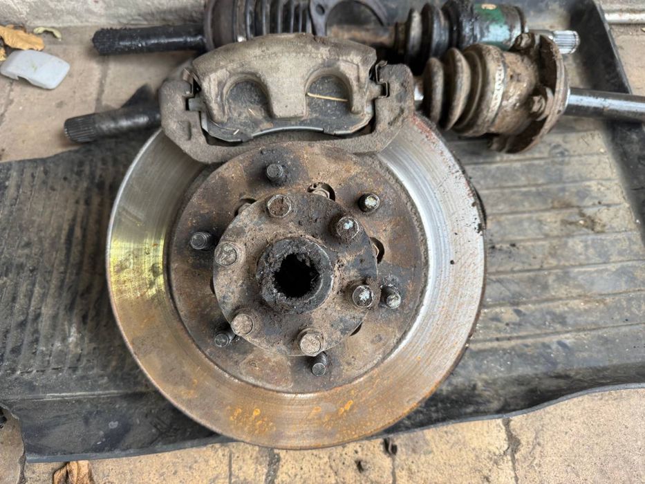 Цапфа в зборе на Л200/Паджеро спорт