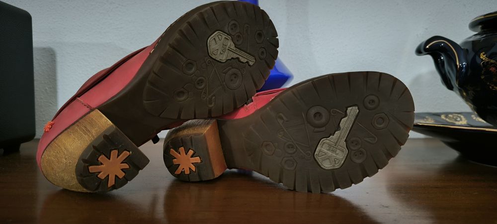 Sapatos da Art & Company