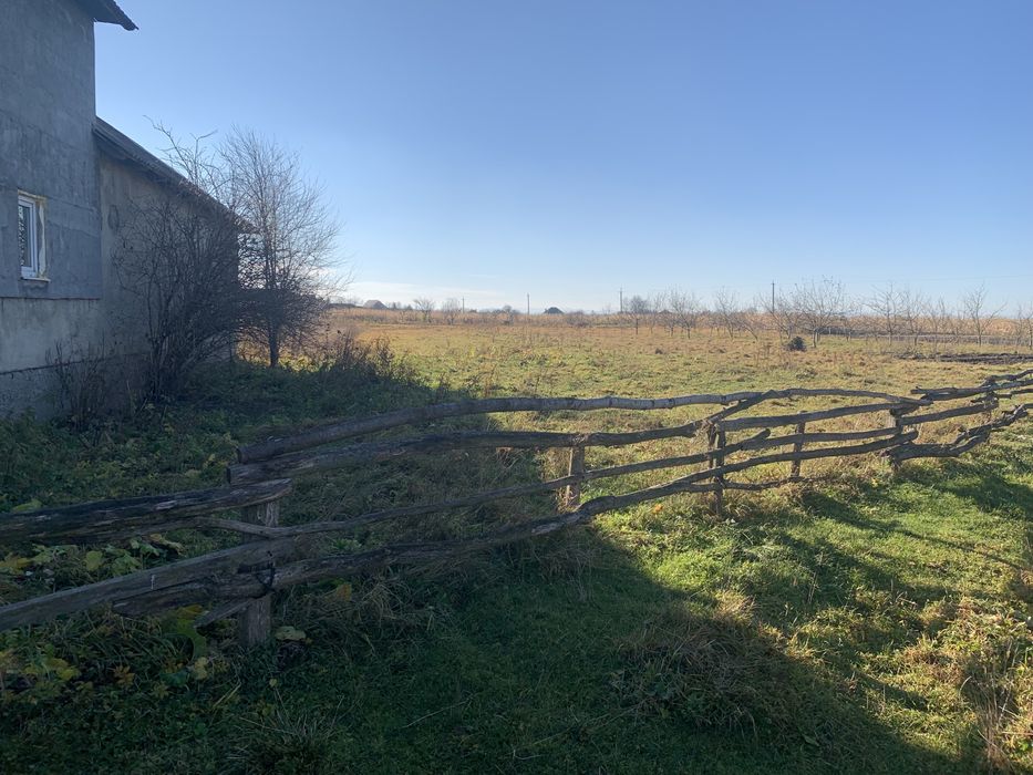 Земельна ділянька з фундаметом